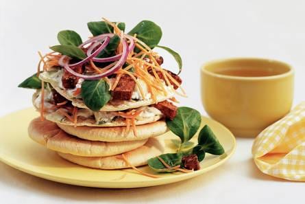 Pita-clubsandwich met tzatziki