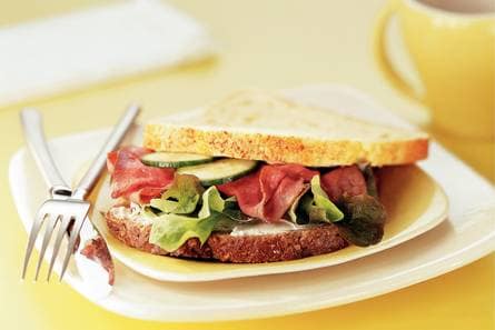 Sandwich rosbief met mierikswortelkaas