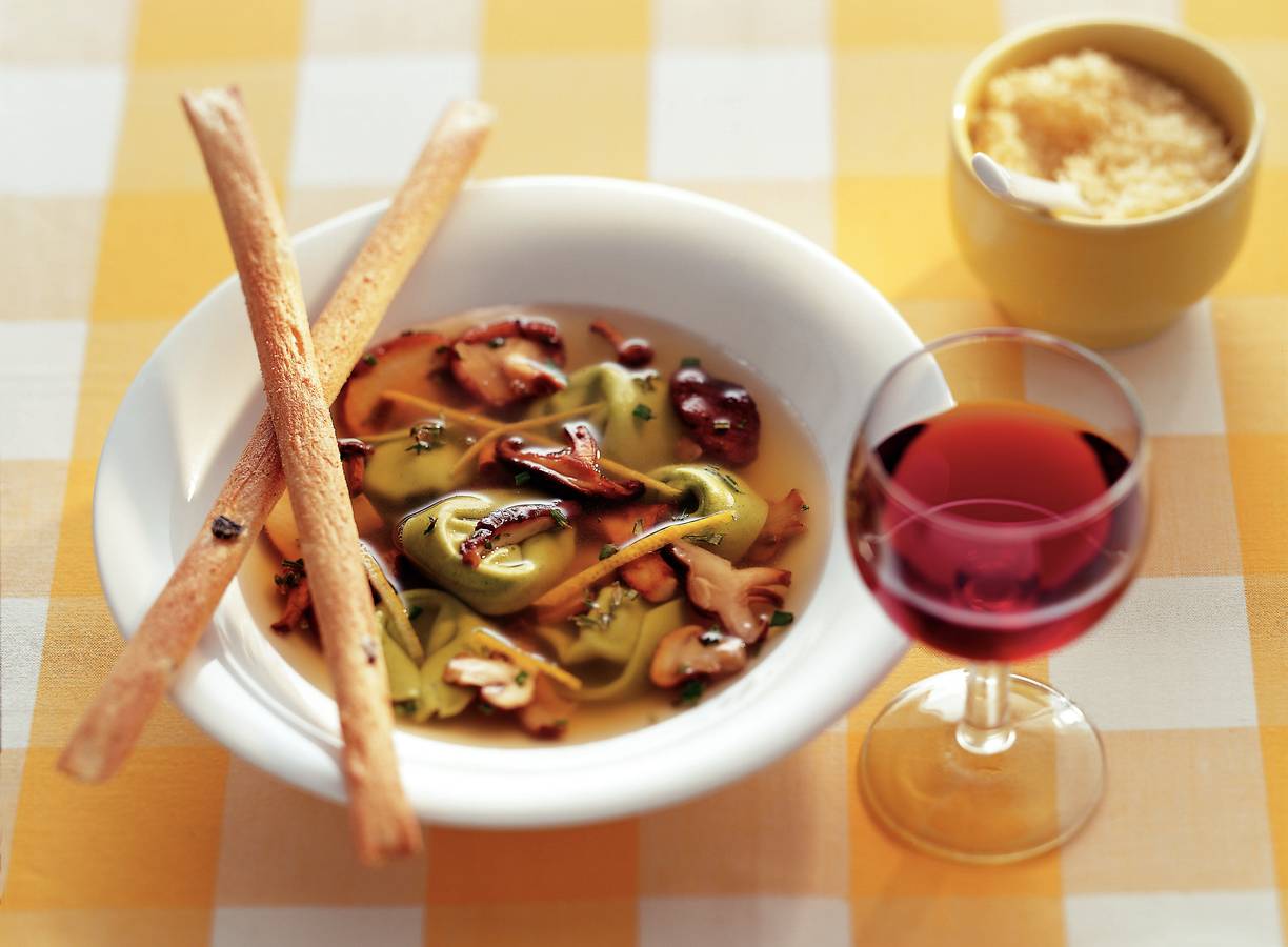 Paddestoelenbouillon met tortelloni