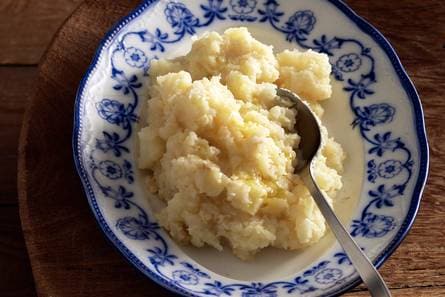 Knolselderij met oude kaas en truffelolie