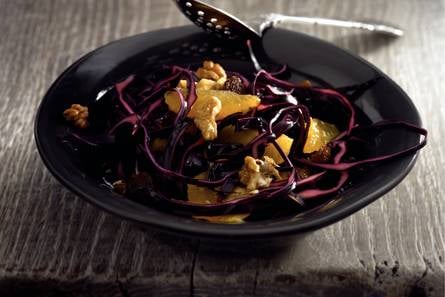 Rodekoolsalade met honingdressing