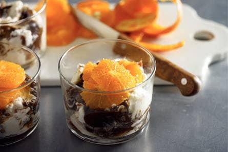Mousse van ricotta met pruimen en mandarijn