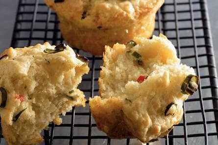 Olijvenmuffins met paprika