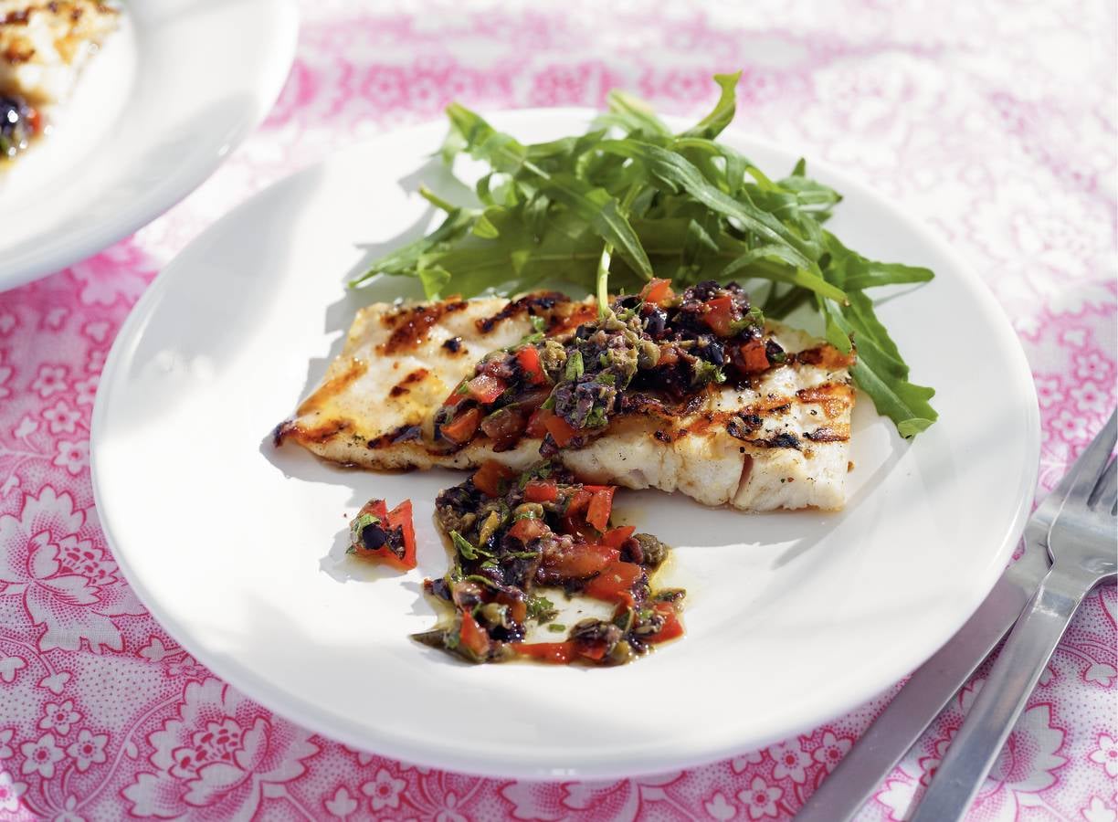 Gegrilde tilapia met basilicumdressing