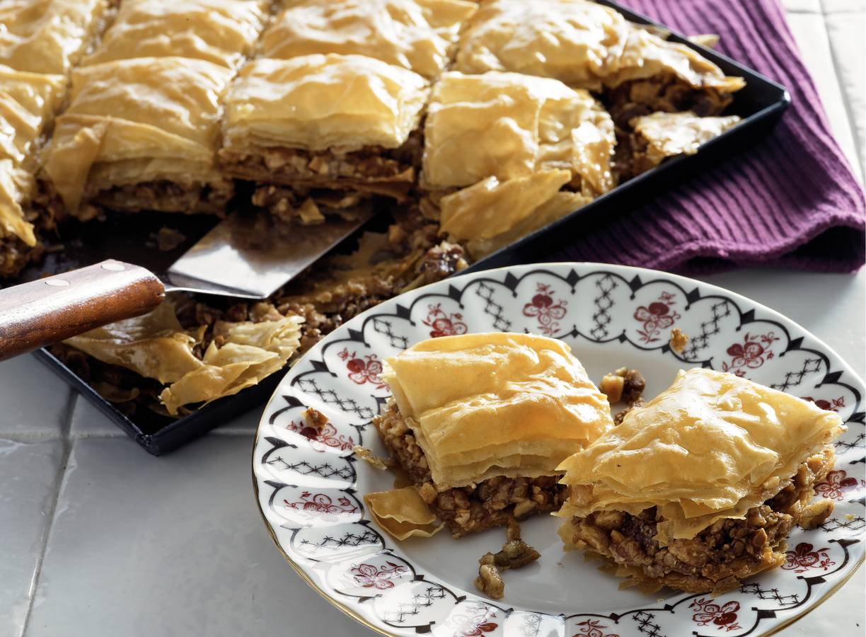Baklava met walnoten en amandelen