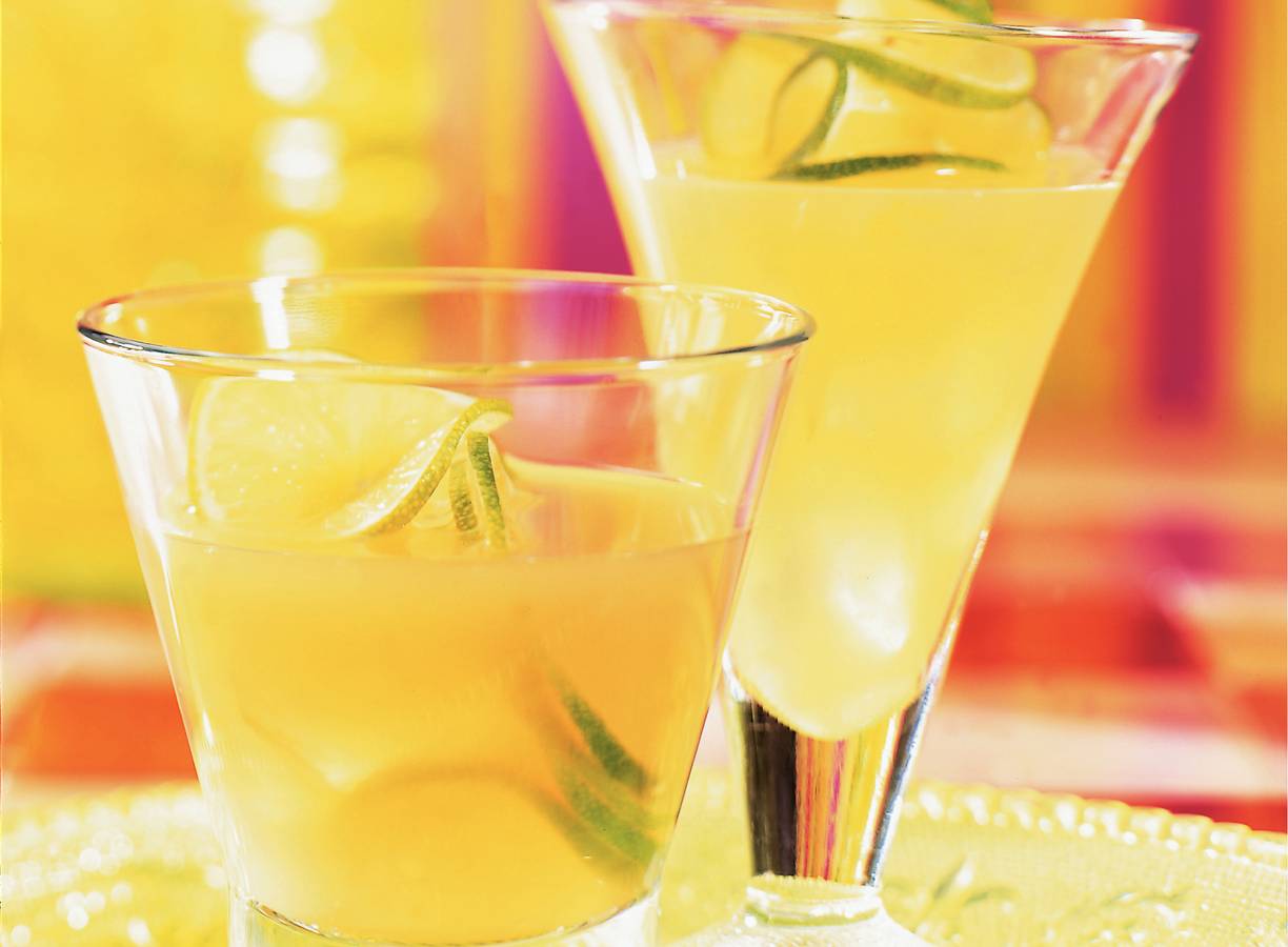Frisse fruitdrank: limoen-ananasdrank