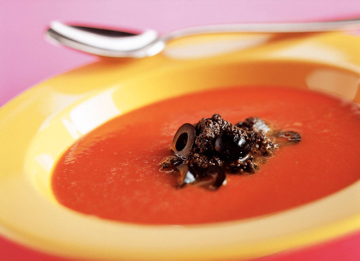 Tomaten-paprikasoep met ansjovis