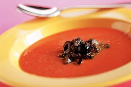 Tomaten-paprikasoep met ansjovis