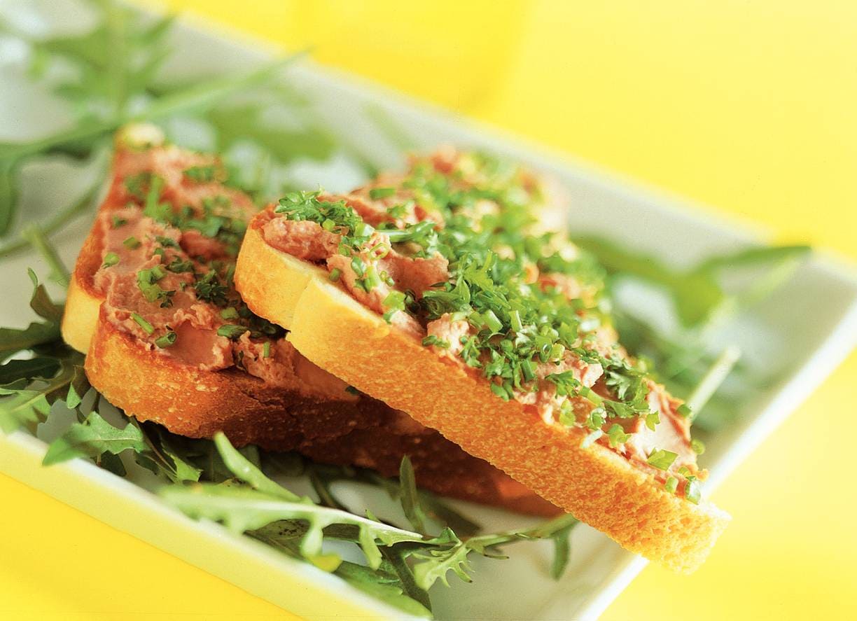 Patétoast met tuinkruiden