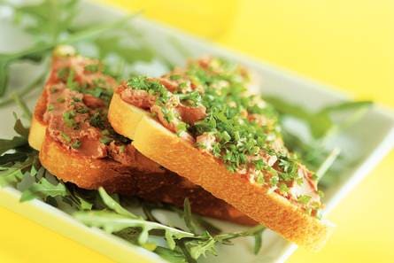 Patétoast met tuinkruiden