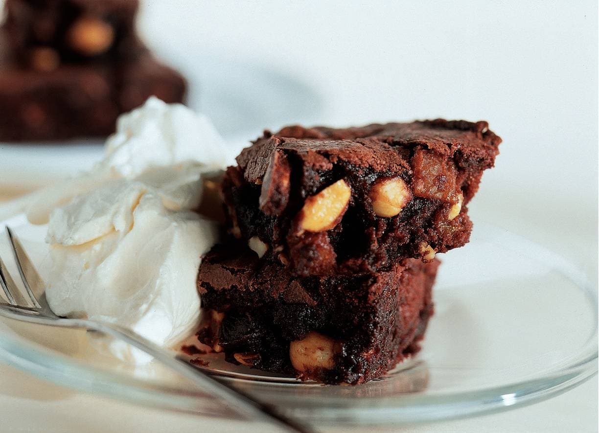 Noten-abrikozenbrownies met honingroom