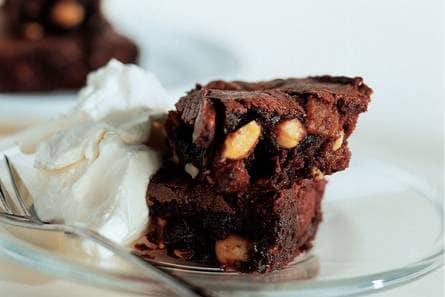 Noten-abrikozenbrownies met honingroom