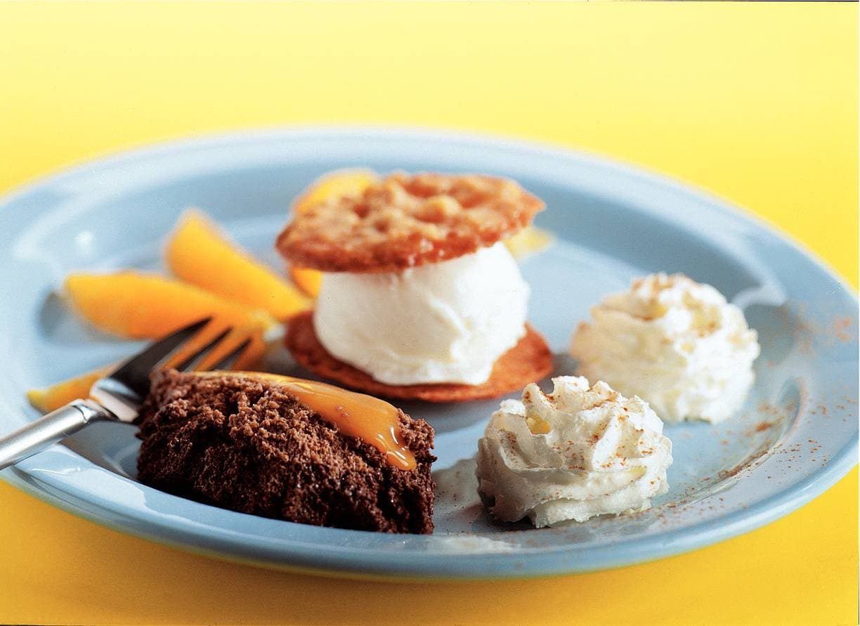 Chocolademousse met ijs en sinaasappel