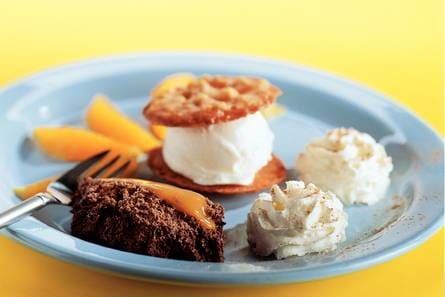Chocolademousse met ijs en sinaasappel