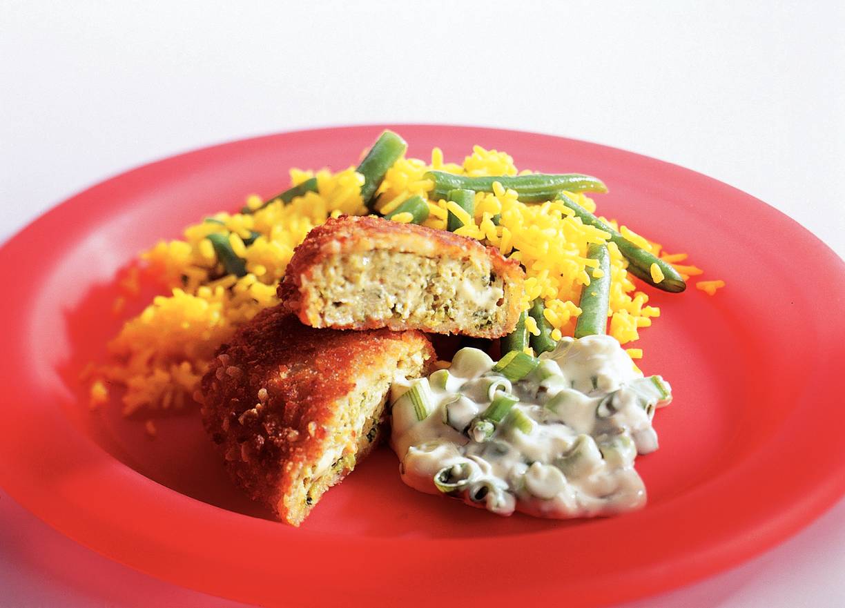 Broccolischnitzel met gele rijst