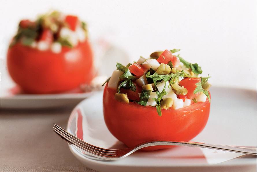 gevulde tomaten met geitenkaas - recept - allerhande - albert heijn