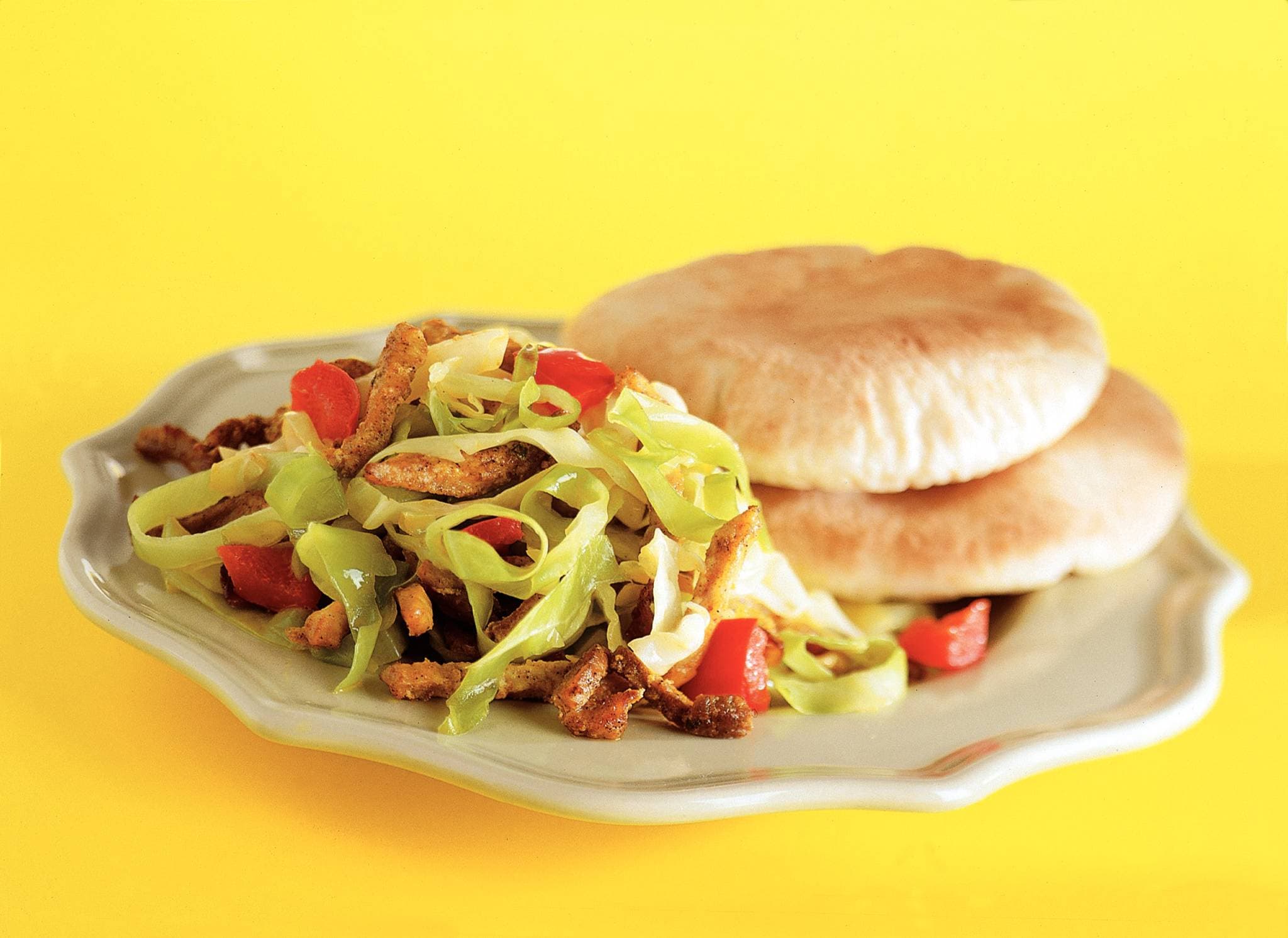 Broodje shoarma met spitskool recept - Allerhande | Albert Heijn