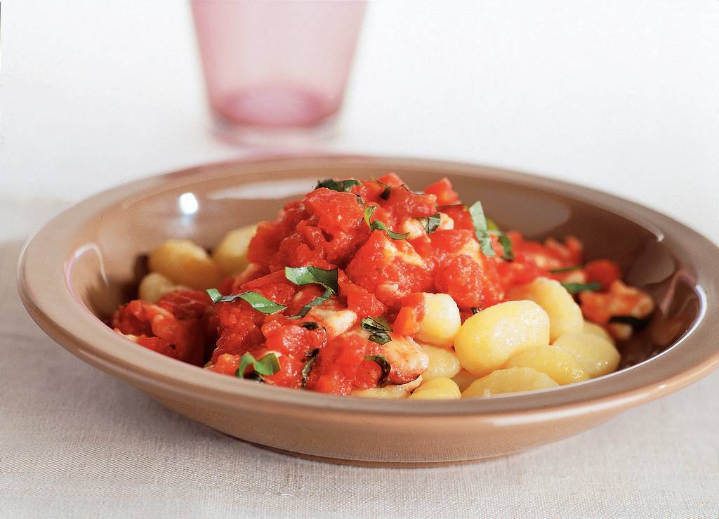 Kip in paprika-tomatensaus recept - Allerhande | Albert Heijn België