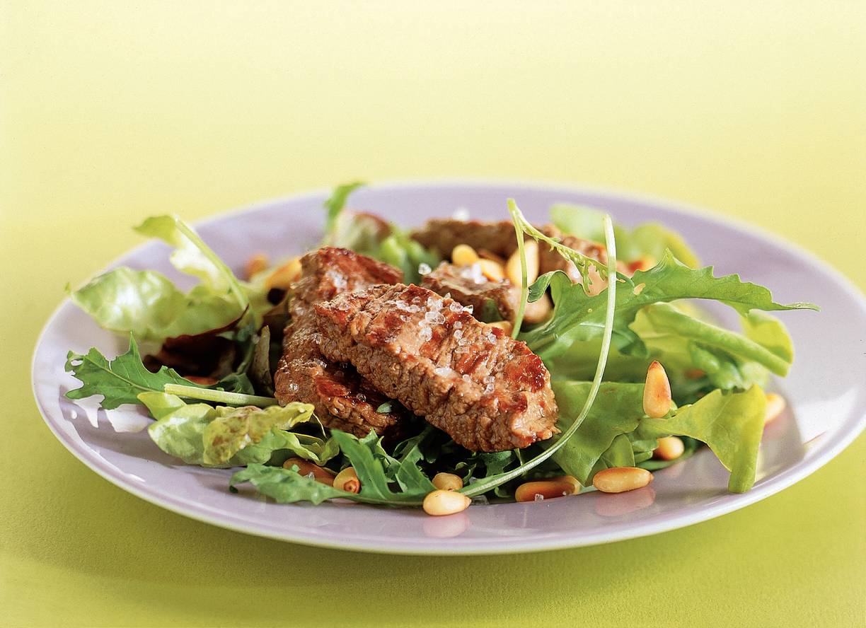 Salade met gegrilde biefstuk