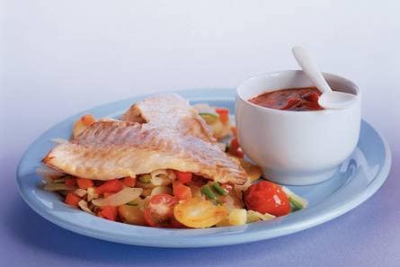 Roodbaarsfilet met mediterane saus