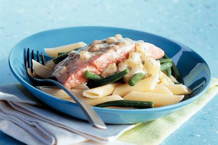 Pen­ne met zalm en sper­zie­bo­nen