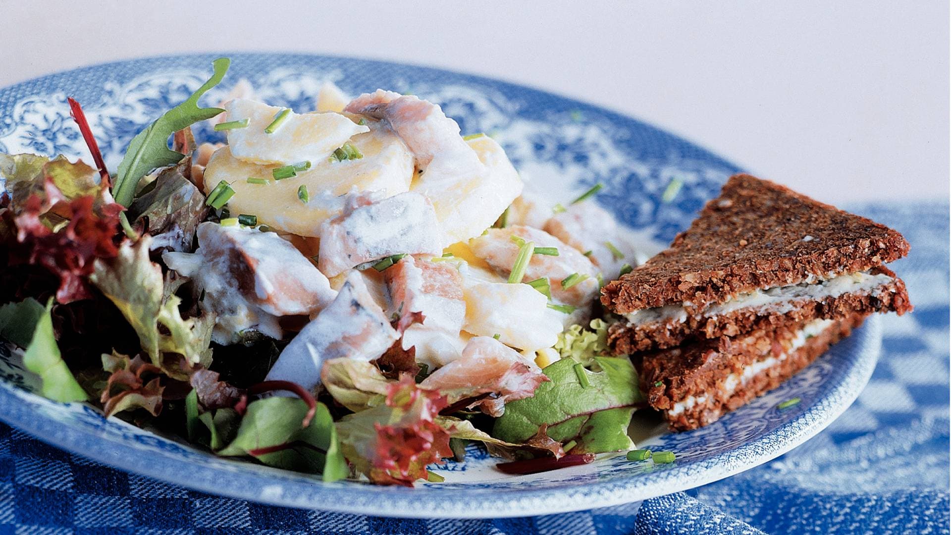 Lauwwarme Aardappelsalade Met Haring Recept Allerhande Albert Heijn