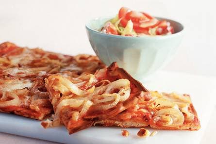 Zoete uienpizza