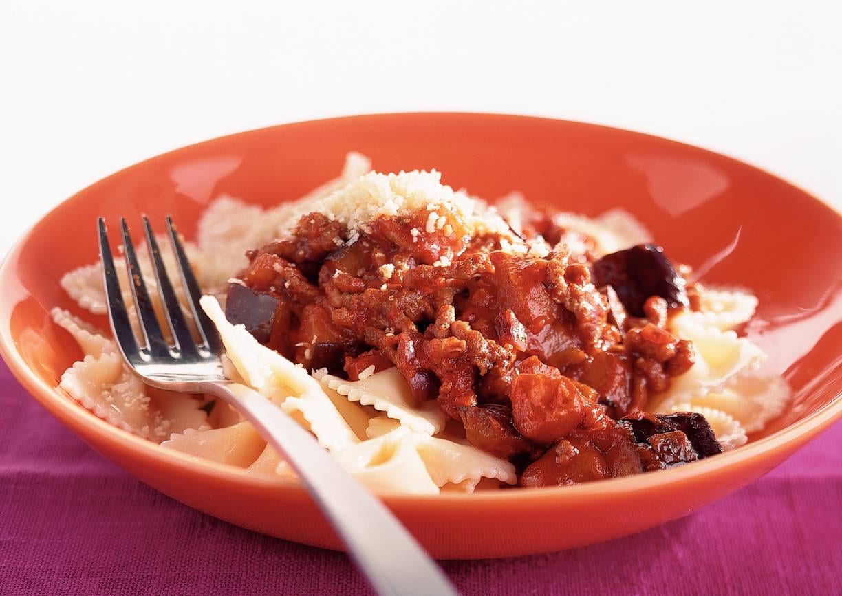 Farfalle met auberginesaus