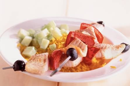 Tilapiaspiesen met komkommersalade