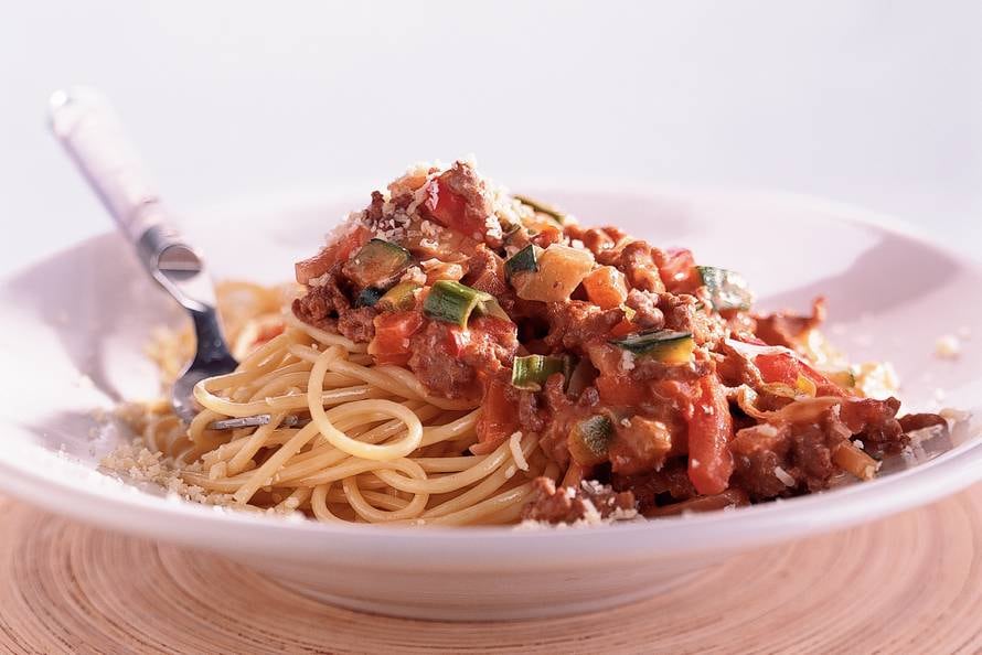macaroni met pesto en gehakt