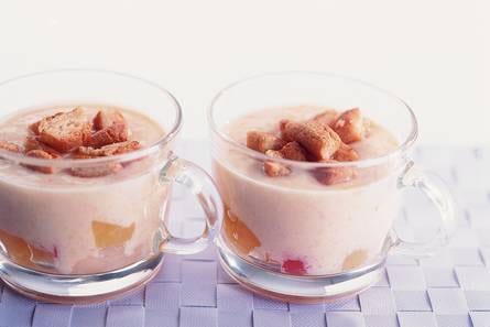 Fruityoghurt met bitterkoekjes