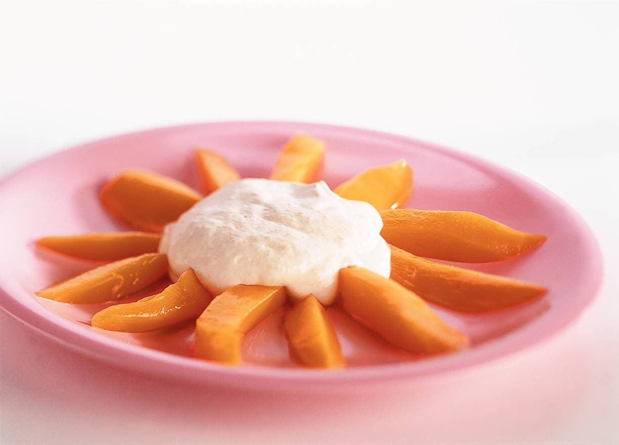 Zonnige mangokwarkmousse