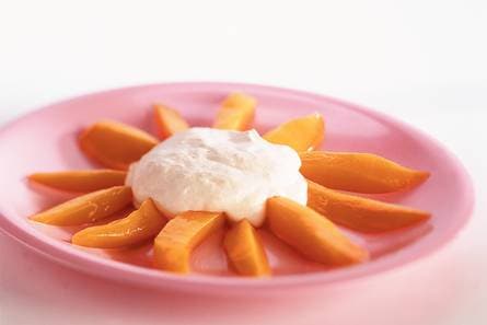 Zonnige mangokwarkmousse