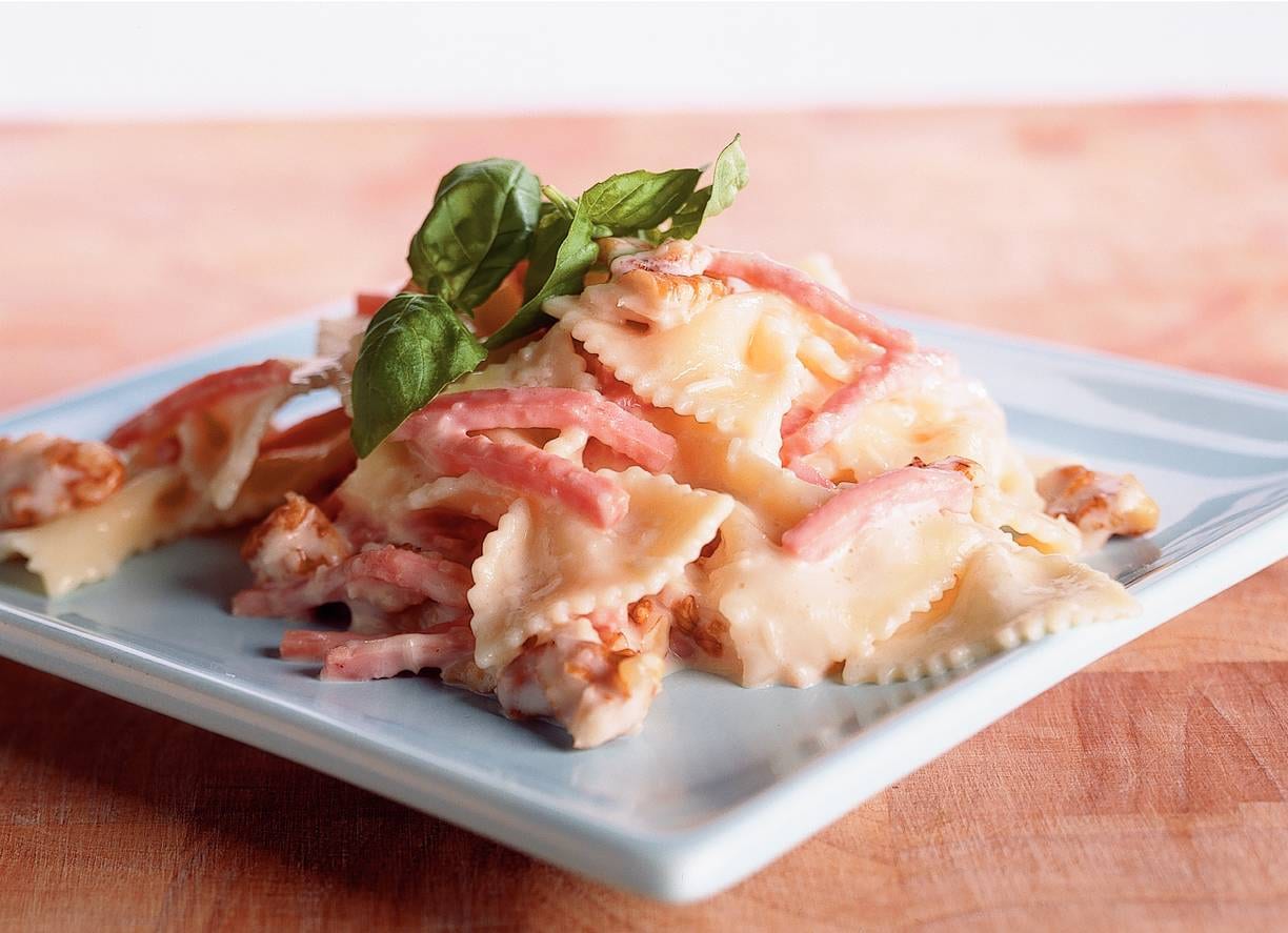Farfalle met walnoten-hamsaus
