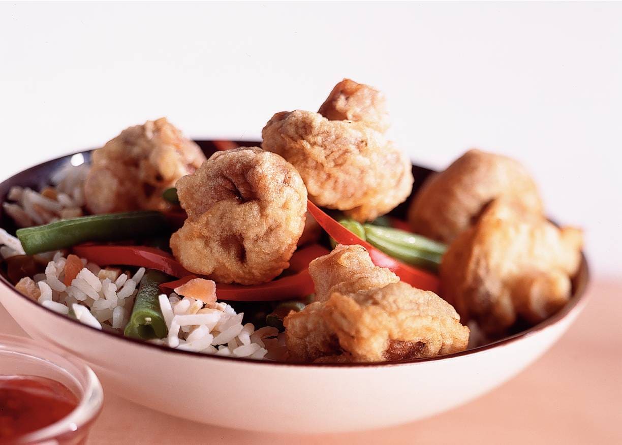 Rijst met gefrituurde champignons