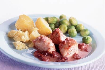 Kip met cranberrycompote uit de oven