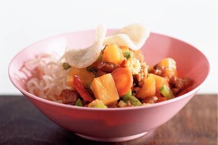 Zoetzure roerbakschotel met mie