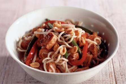 Noodles met zwarte pepersaus