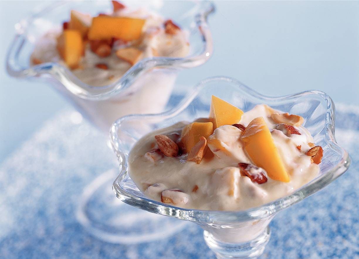 Kwark met mango en noten