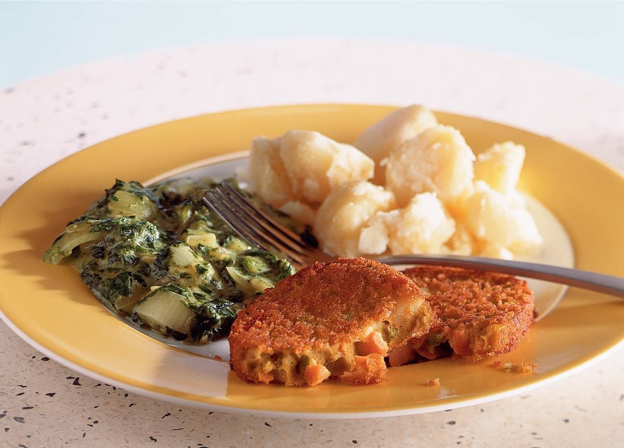 Andijvie met ui en groenteschnitzel