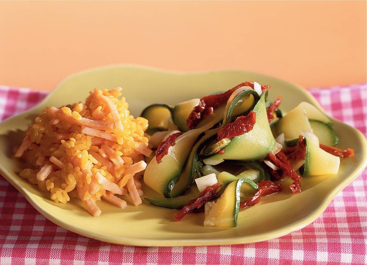 Courgettesalade met risotto