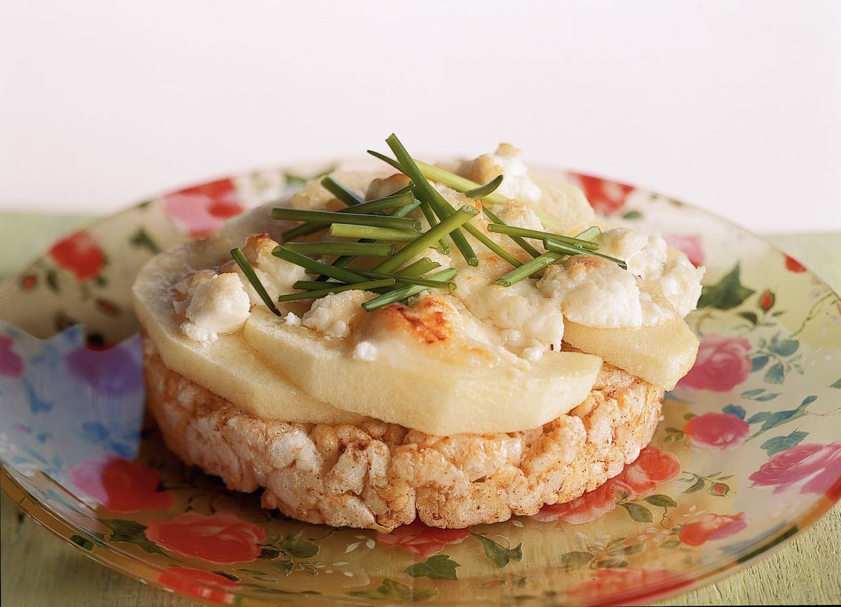 Rijstwafel met appel en geitenkaas