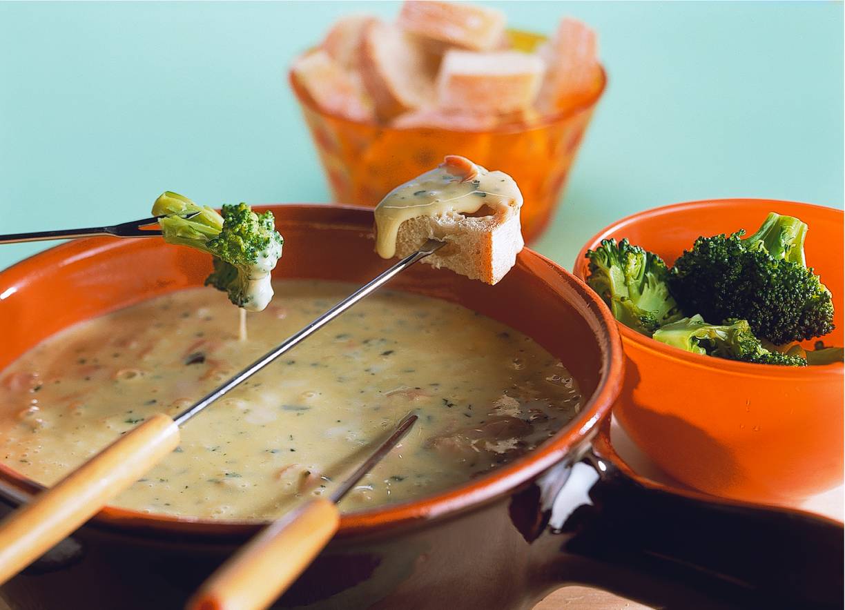 Kaasfondue met ham en pesto