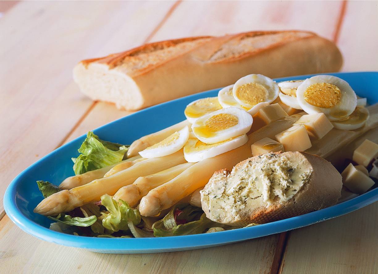 Aspergesalade met truffelvinaigrette