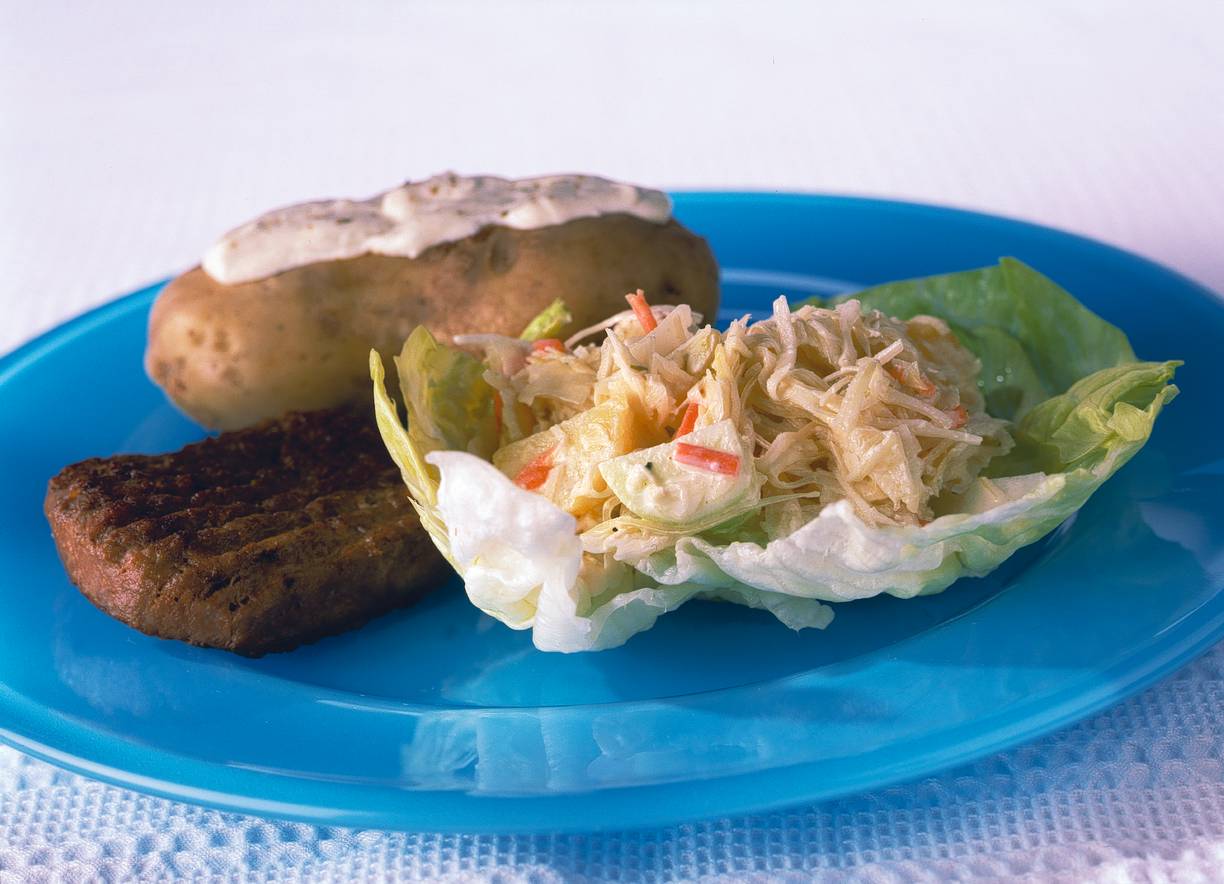 Hamburgers met gepofte aardappelen