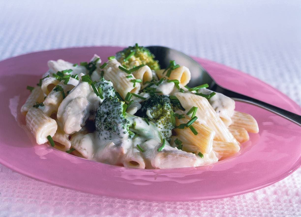 Romige haring-pastasalade