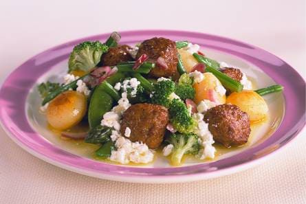 Warme roerbaksalade met hüttenkäse