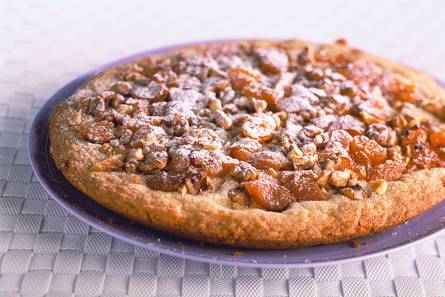 Boterkoek met abrikozen en walnoten