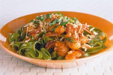 Tagliatelle met pesto en reuzenbonen