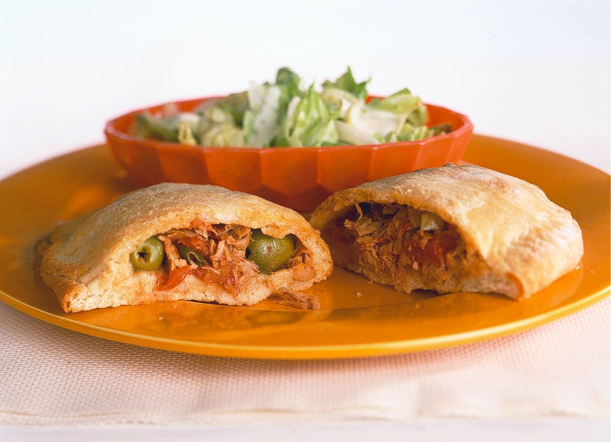 Pizza calzone met tonijn